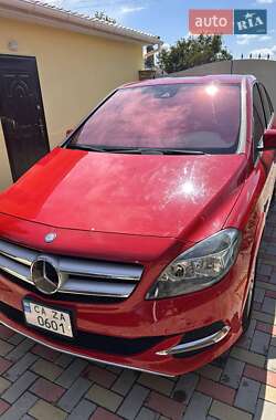 Хэтчбек Mercedes-Benz B-Class 2015 в 