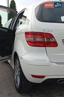 Хэтчбек Mercedes-Benz B-Class 2010 в 