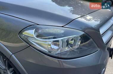 Хэтчбек Mercedes-Benz B-Class 2016 в 