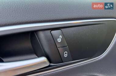 Хэтчбек Mercedes-Benz B-Class 2016 в 