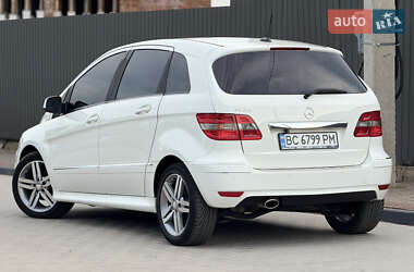 Хэтчбек Mercedes-Benz B-Class 2011 в 