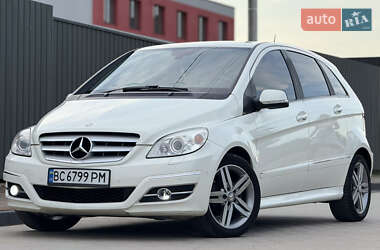 Хэтчбек Mercedes-Benz B-Class 2011 в 