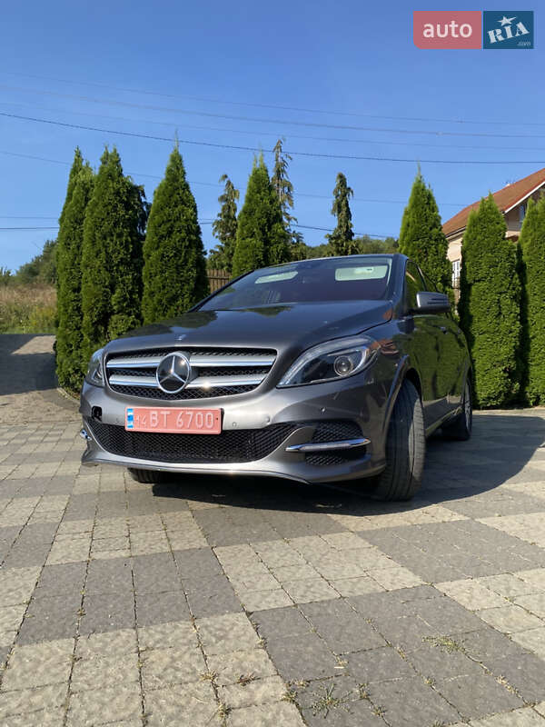 Хэтчбек Mercedes-Benz B-Class 2014 в 