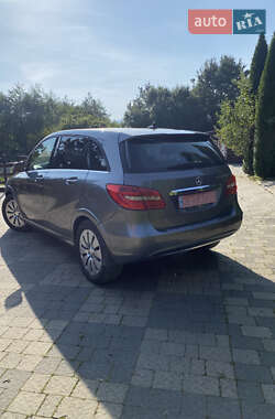 Хэтчбек Mercedes-Benz B-Class 2014 в 