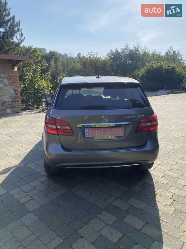 Хэтчбек Mercedes-Benz B-Class 2014 в Ужгороде фото 6 Хэтчбек Mercedes-Benz B-Class 2014 в Ужгороде