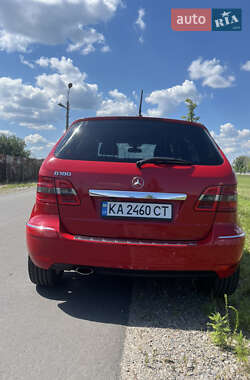 Хэтчбек Mercedes-Benz B-Class 2009 в 