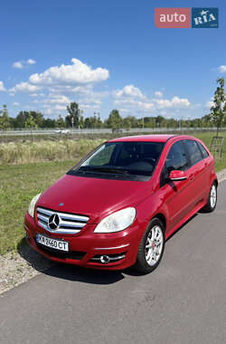 Хэтчбек Mercedes-Benz B-Class 2009 в 