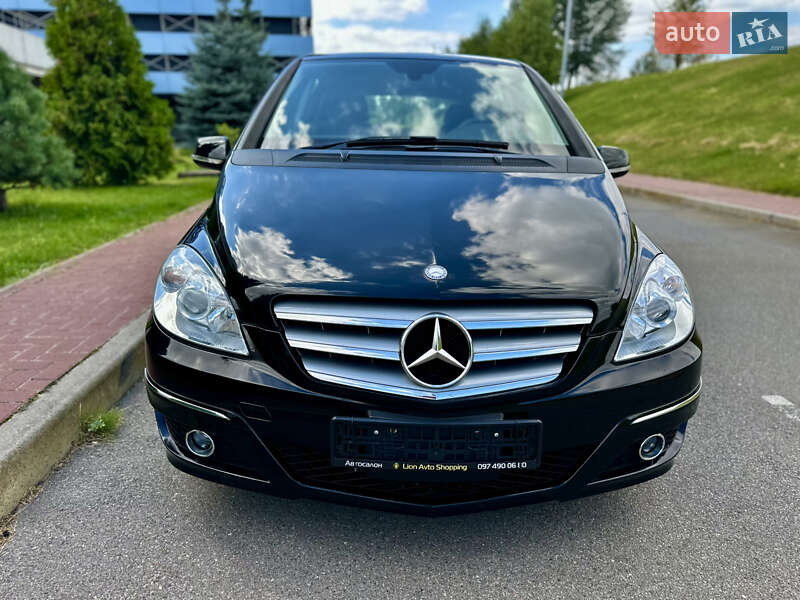 Mercedes-Benz B-Class 2011