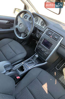 Хэтчбек Mercedes-Benz B-Class 2010 в 