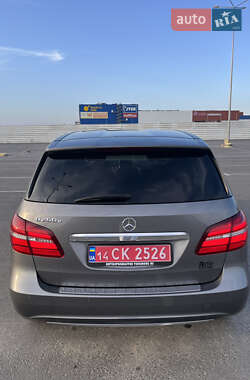 Хэтчбек Mercedes-Benz B-Class 2016 в 