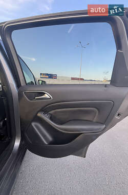 Хэтчбек Mercedes-Benz B-Class 2016 в 