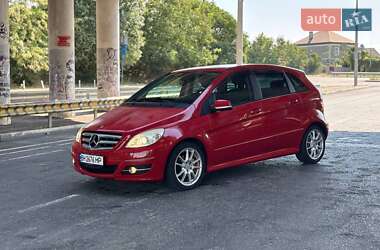 Хэтчбек Mercedes-Benz B-Class 2009 в 