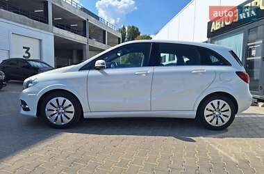Хэтчбек Mercedes-Benz B-Class 2017 в 
