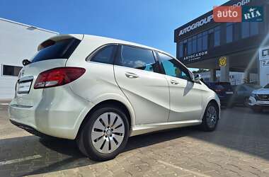 Хэтчбек Mercedes-Benz B-Class 2017 в 
