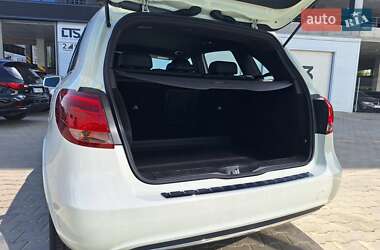 Хэтчбек Mercedes-Benz B-Class 2017 в 