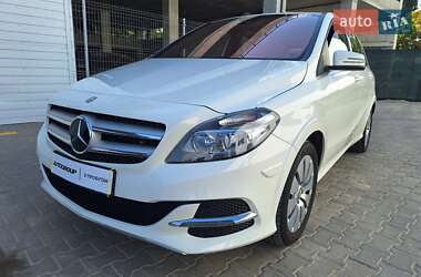 Хэтчбек Mercedes-Benz B-Class 2017 в 