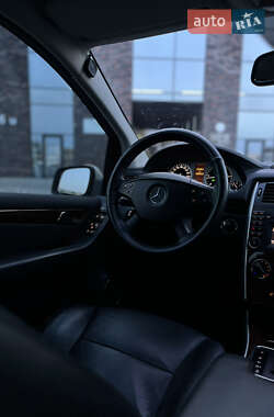 Хэтчбек Mercedes-Benz B-Class 2011 в 