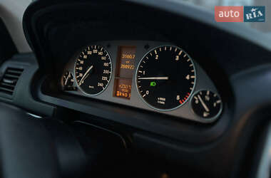 Хэтчбек Mercedes-Benz B-Class 2011 в 