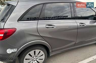 Хэтчбек Mercedes-Benz B-Class 2015 в 