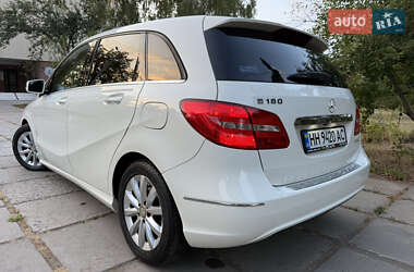 Хэтчбек Mercedes-Benz B-Class 2013 в 