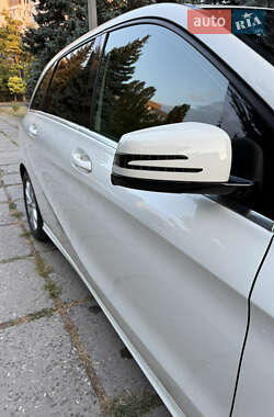 Хэтчбек Mercedes-Benz B-Class 2013 в 