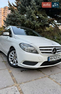 Хэтчбек Mercedes-Benz B-Class 2013 в 