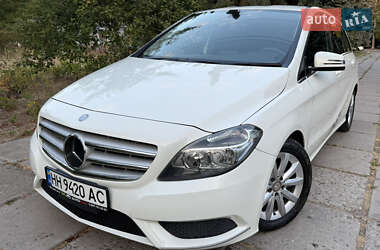 Хэтчбек Mercedes-Benz B-Class 2013 в 