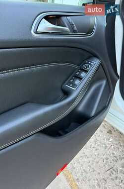 Хэтчбек Mercedes-Benz B-Class 2013 в 