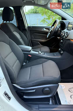 Хэтчбек Mercedes-Benz B-Class 2013 в 