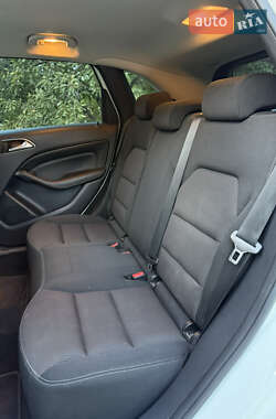 Хэтчбек Mercedes-Benz B-Class 2013 в 
