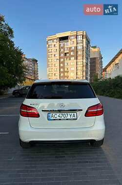 Хэтчбек Mercedes-Benz B-Class 2017 в 