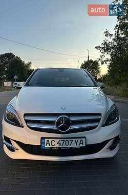 Хэтчбек Mercedes-Benz B-Class 2017 в 
