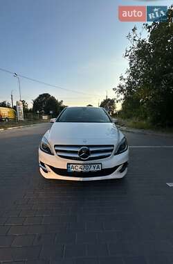 Хэтчбек Mercedes-Benz B-Class 2017 в 