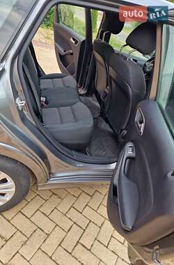Хэтчбек Mercedes-Benz B-Class 2017 в 