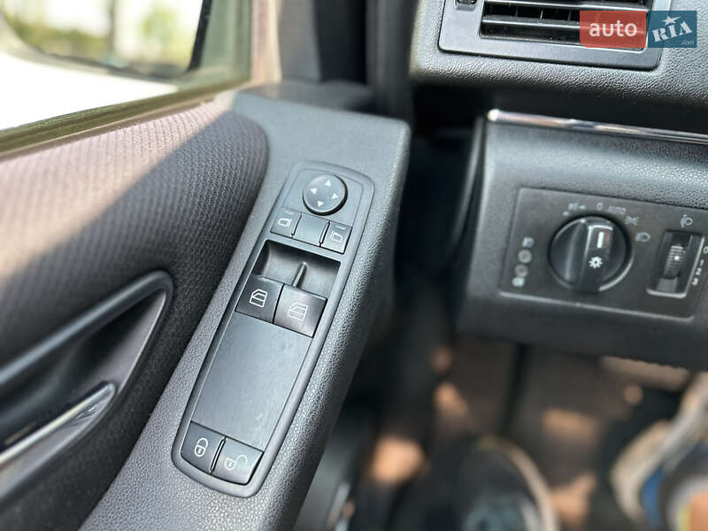 Хетчбек Mercedes-Benz B-Class 2005 в Кривому Розі фото 17 Хетчбек Mercedes-Benz B-Class 2005 в Кривому Розі