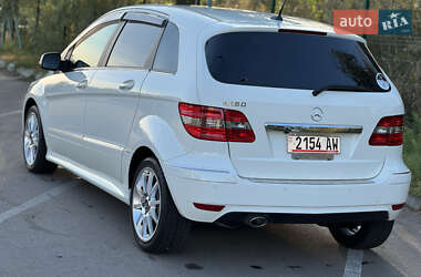 Хэтчбек Mercedes-Benz B-Class 2010 в 