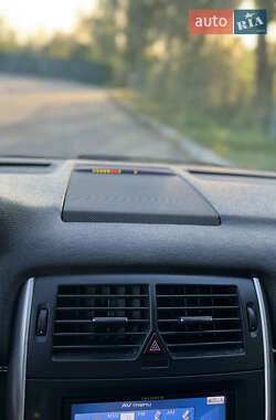 Хэтчбек Mercedes-Benz B-Class 2010 в 