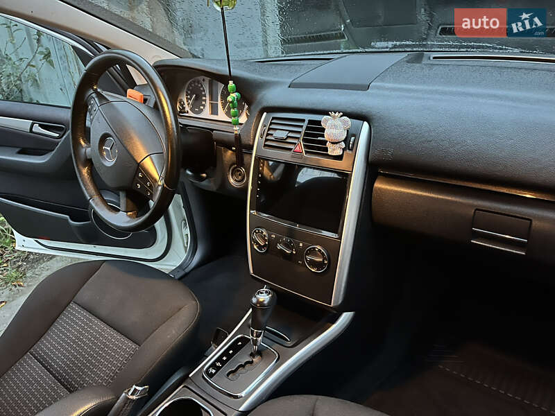 Хэтчбек Mercedes-Benz B-Class 2011 в Львове