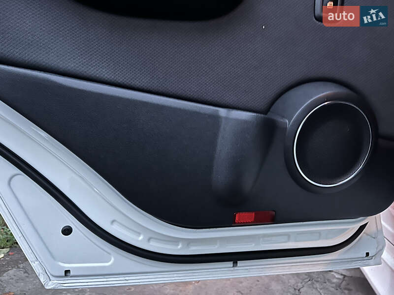 Хэтчбек Mercedes-Benz B-Class 2011 в Львове