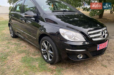 Хэтчбек Mercedes-Benz B-Class 2009 в 