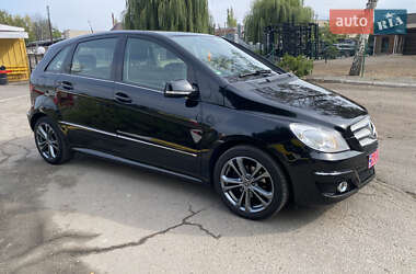 Хэтчбек Mercedes-Benz B-Class 2009 в 