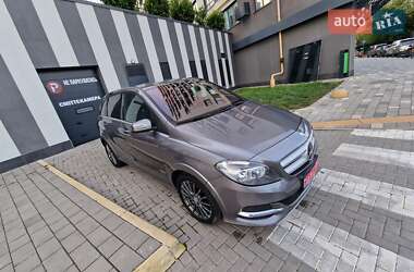 Хэтчбек Mercedes-Benz B-Class 2015 в 