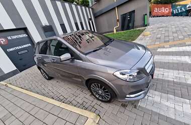 Хэтчбек Mercedes-Benz B-Class 2015 в 