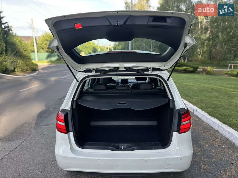 Хэтчбек Mercedes-Benz B-Class 2015 в Киеве фото 12 Хэтчбек Mercedes-Benz B-Class 2015 в Киеве