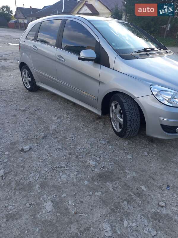Хэтчбек Mercedes-Benz B-Class 2011 в Шумске