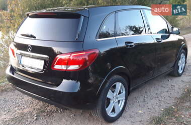 Хэтчбек Mercedes-Benz B-Class 2017 в 