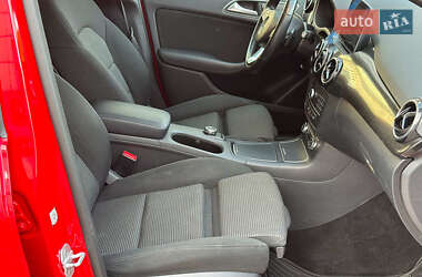 Хэтчбек Mercedes-Benz B-Class 2017 в 