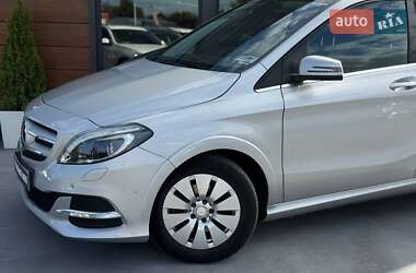 Хэтчбек Mercedes-Benz B-Class 2017 в 
