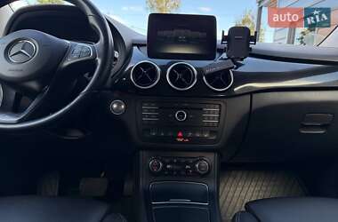 Хэтчбек Mercedes-Benz B-Class 2017 в 