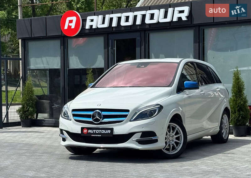 Хэтчбек Mercedes-Benz B-Class 2017 в 